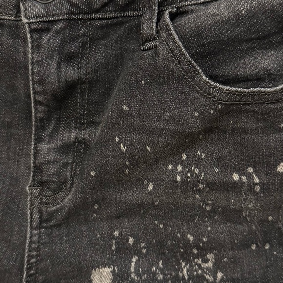 Judy Blue Black Distressed boyfriend fit Jeans - Picture 9 of 9